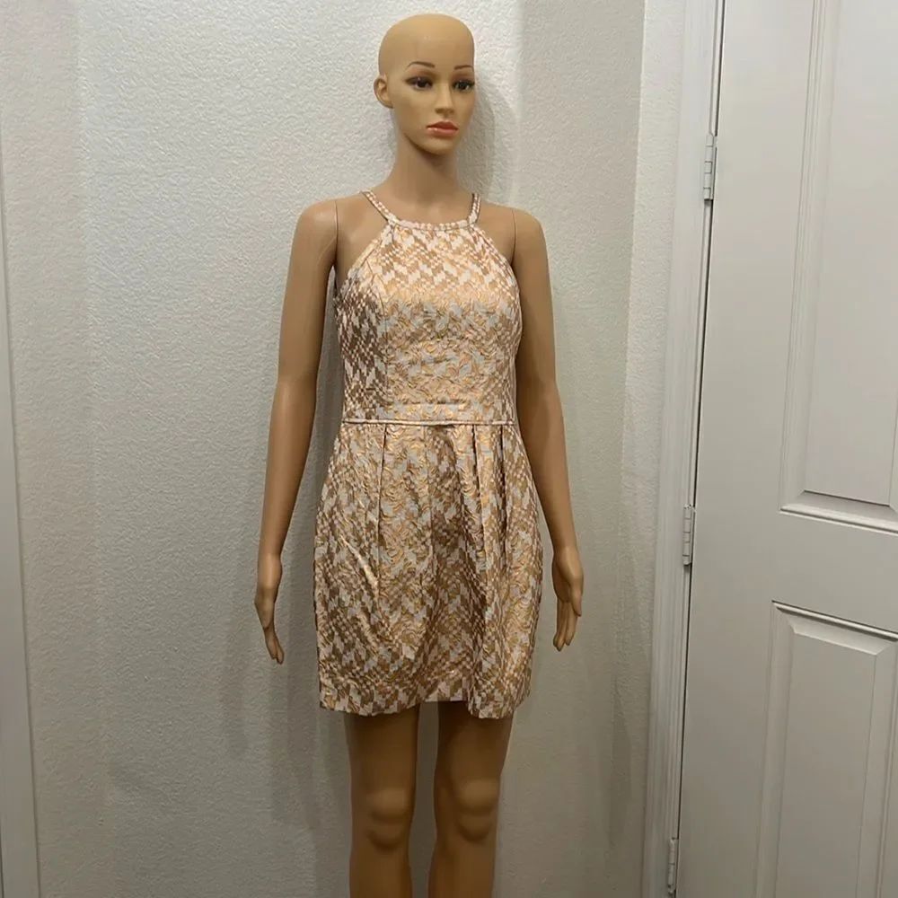 Rachel Roy Dress Sz Medium Round Neck Sleeveless Mini Pockets Gold Cream Brocade